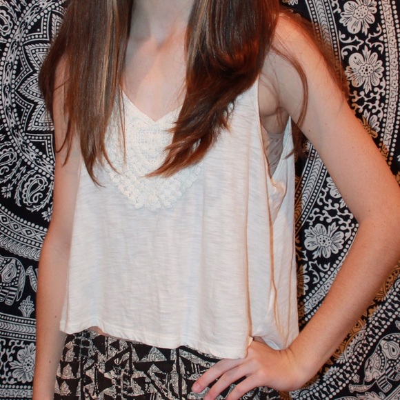 embroidered tank top - Picture 1 of 2