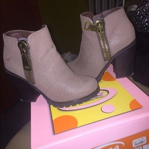 Taupe zippered booties