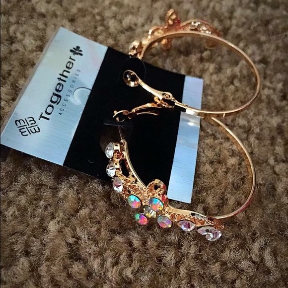 Brand new fashion earrings