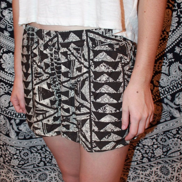 flowy shorts - Picture 1 of 3