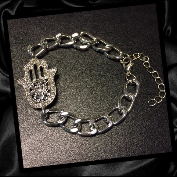 🌟Silver tone hamsa bracelet - Picture 2 of 2