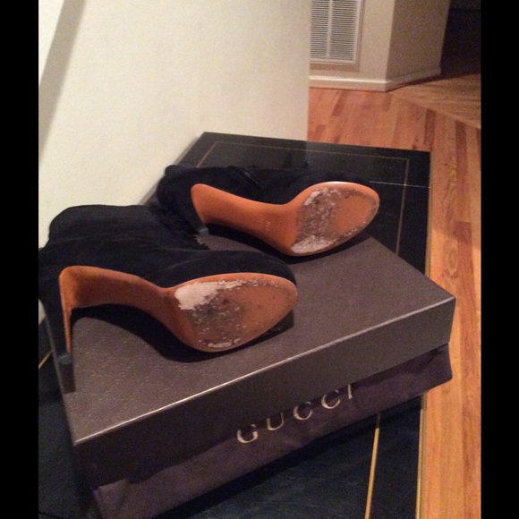 Black Suede GUCCI Bootie w/fringe - Picture 3 of 4