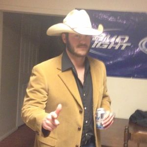 Meet your Posher, Collin