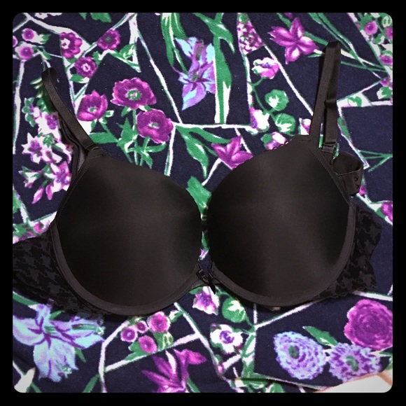 Victoria's Secret black push-up bra