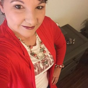 Meet your Posher, Alicia