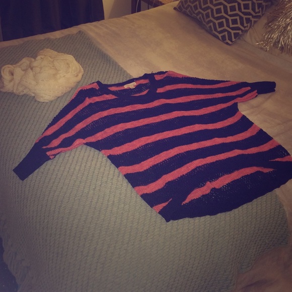 The best time to wear a striped sweater..🎶