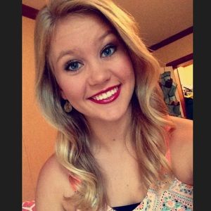 Meet your Posher, Kaitlyn