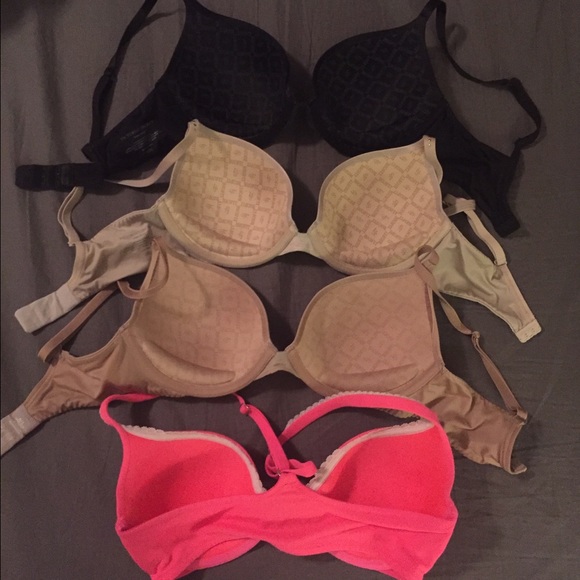 Victoria Secret Bundle 32D ❌SOLD❌ - Picture 2 of 4