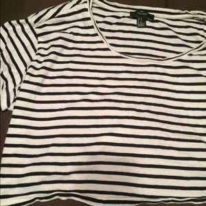 Black and white stripes crop top