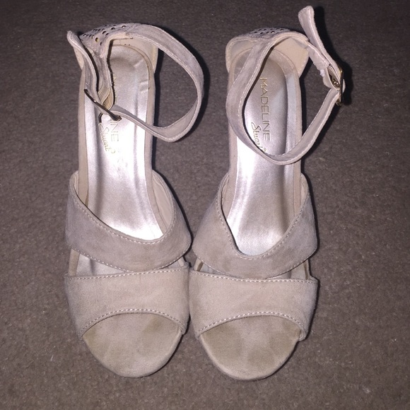 Nude studded wedges