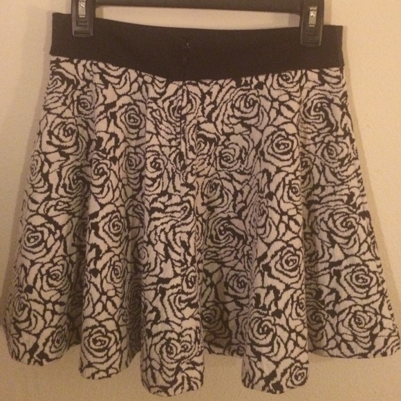 SALE Francesca's Black and White Skirt - Picture 2 of 4