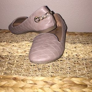 SOLD Beige flats with chain detail