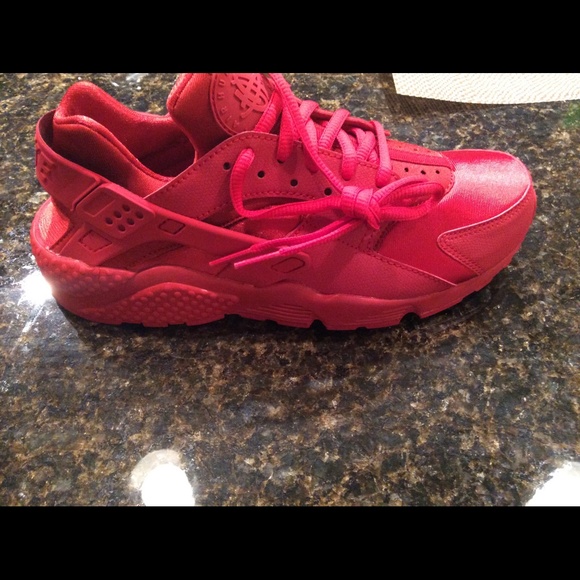 all red huaraches womens