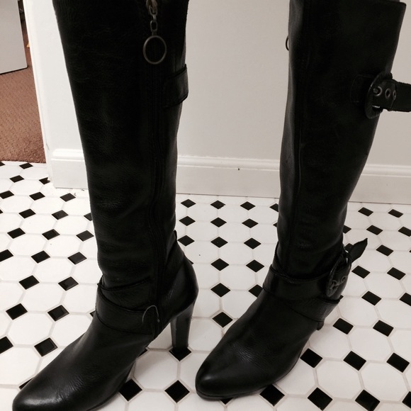 Steve Madden Black Leather boots