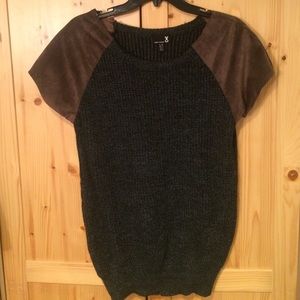 Short sleeve sweater