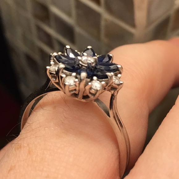 Diamond and sapphire ring - Picture 3 of 4