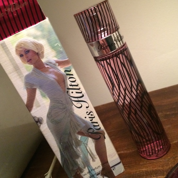 Paris Hilton Perfume - Picture 3 of 4