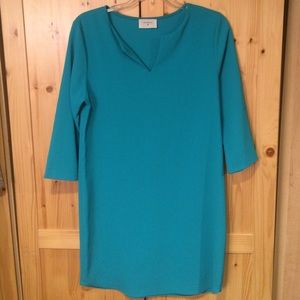 Three-quarter sleeve dress