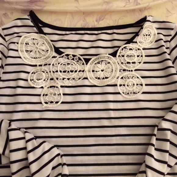 Stripped Shirt With Lace - Picture 2 of 3