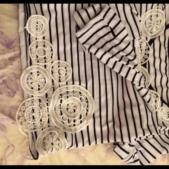 Stripped Shirt With Lace - Picture 3 of 3
