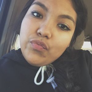 Meet your Posher, Ana