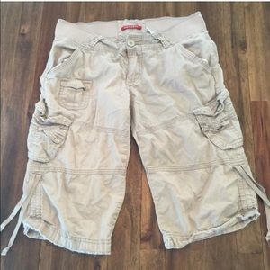 Khaki cargo capris