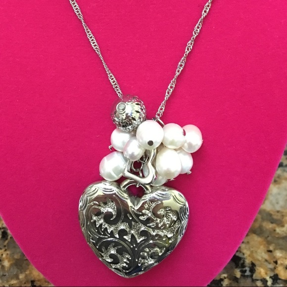 Lovely Heart Pearls Silver Necklace & Earrings Set