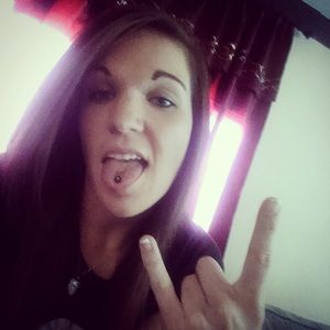 Meet your Posher, Katelyn