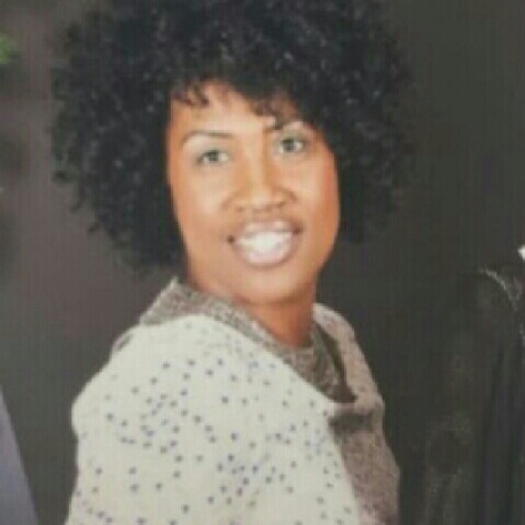 Meet your Posher, Liz - Picture 1 of 1