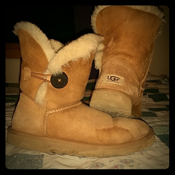 UGG Shoes - Bailey button UGG boots