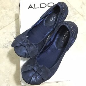 New. ALDO Blue Flats (sz 38)