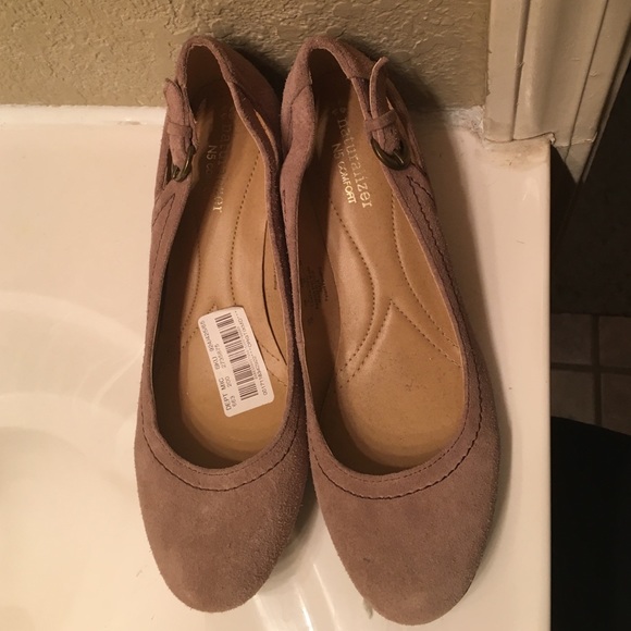 New Naturalizer Tan Suede