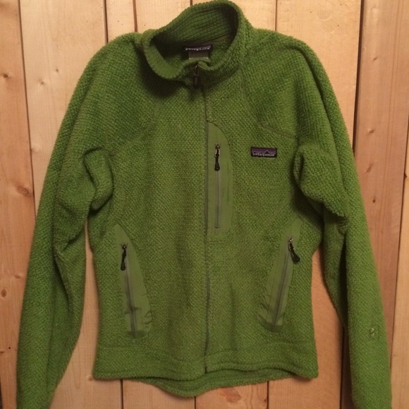 Patagonia green men's fuzzy light coat
