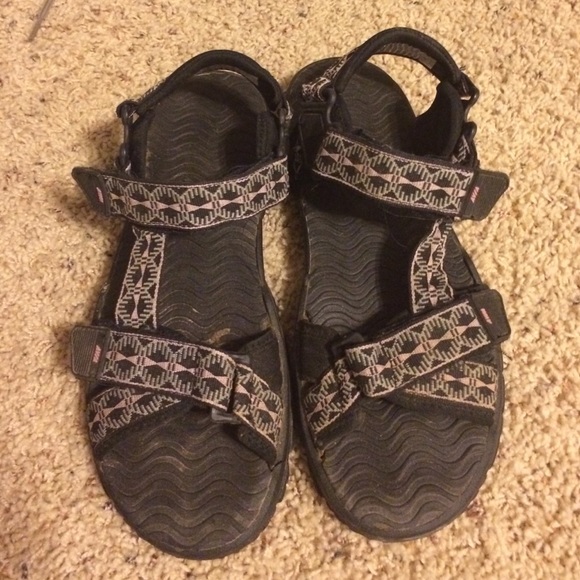 Womens Avia sandals (Teva look a likes)