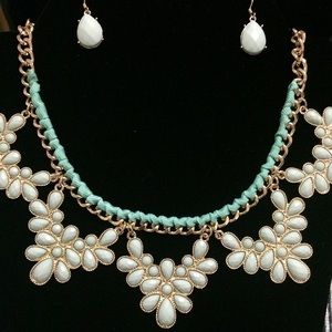 Necklace / matching earrings