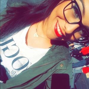 Meet your Posher, Yessica