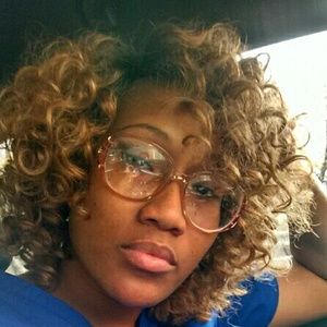 Meet your Posher, Jakera