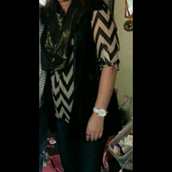 Top - Picture 3 of 3