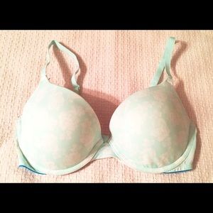 PINK Victoria's Secret Wear Everywhere push-up bra