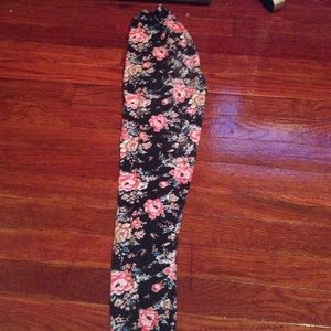 Adorable rose leggings