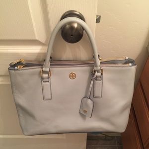 Pending Trade w/ mzleapyear Tb double zip tote