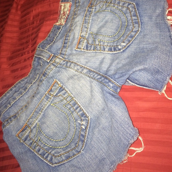 True religión shorts    Yes I trade😊