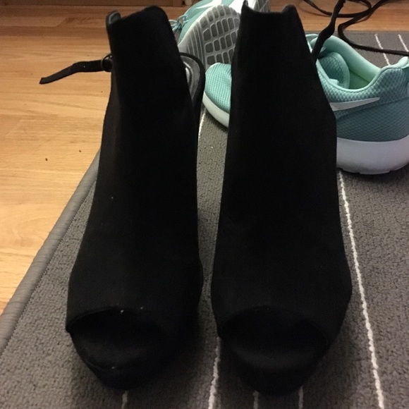 Black booties - Picture 2 of 2