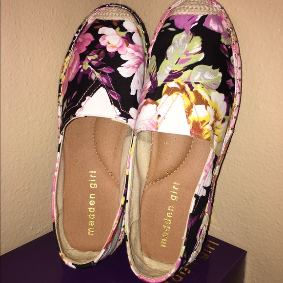 🌺BWTB- madden girl Mauui floral espadrille flats - Picture 2 of 4