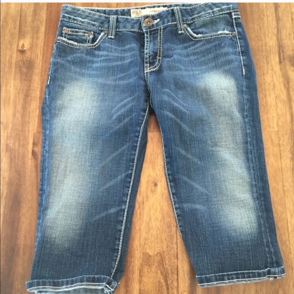 BKE distressed capris