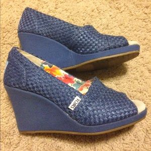 Toms peep toe wedges!! NWOT
