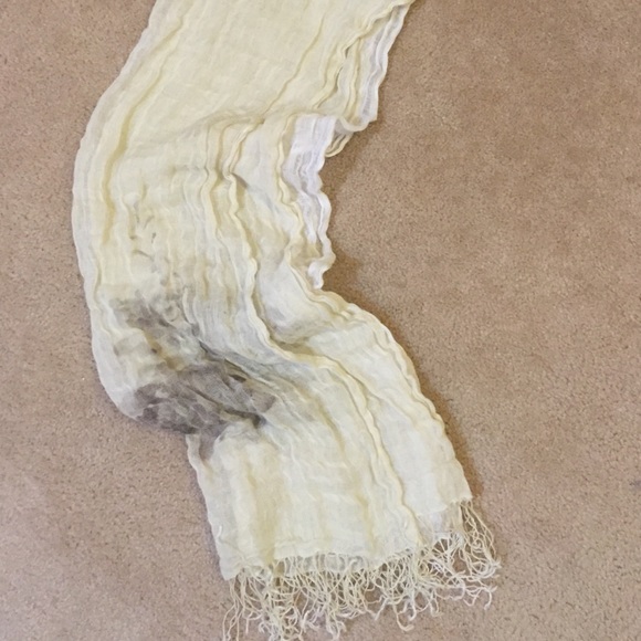 New York and Company scarf - Picture 2 of 3