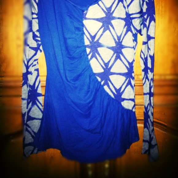 Woman's ERGE Designs long sleeve top Large - Picture 2 of 4