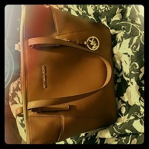 Michael kors Jet set purse ??
