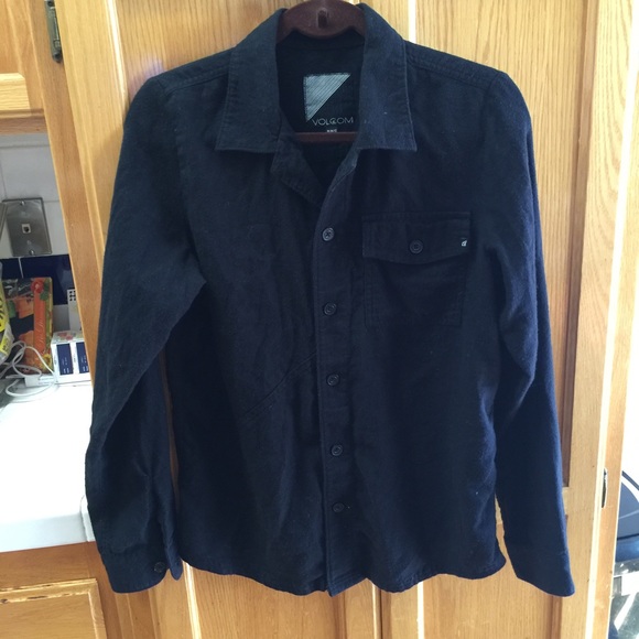 The softest black volcom jacket/shirt - Picture 2 of 3